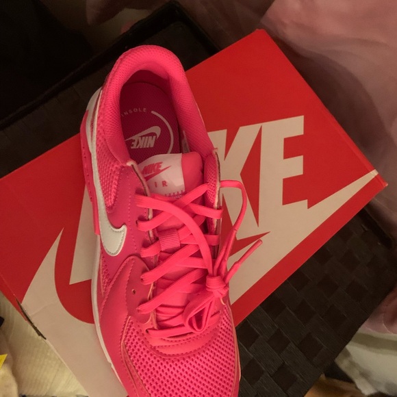 Nike Women\'s Pink Air Max Sneakers